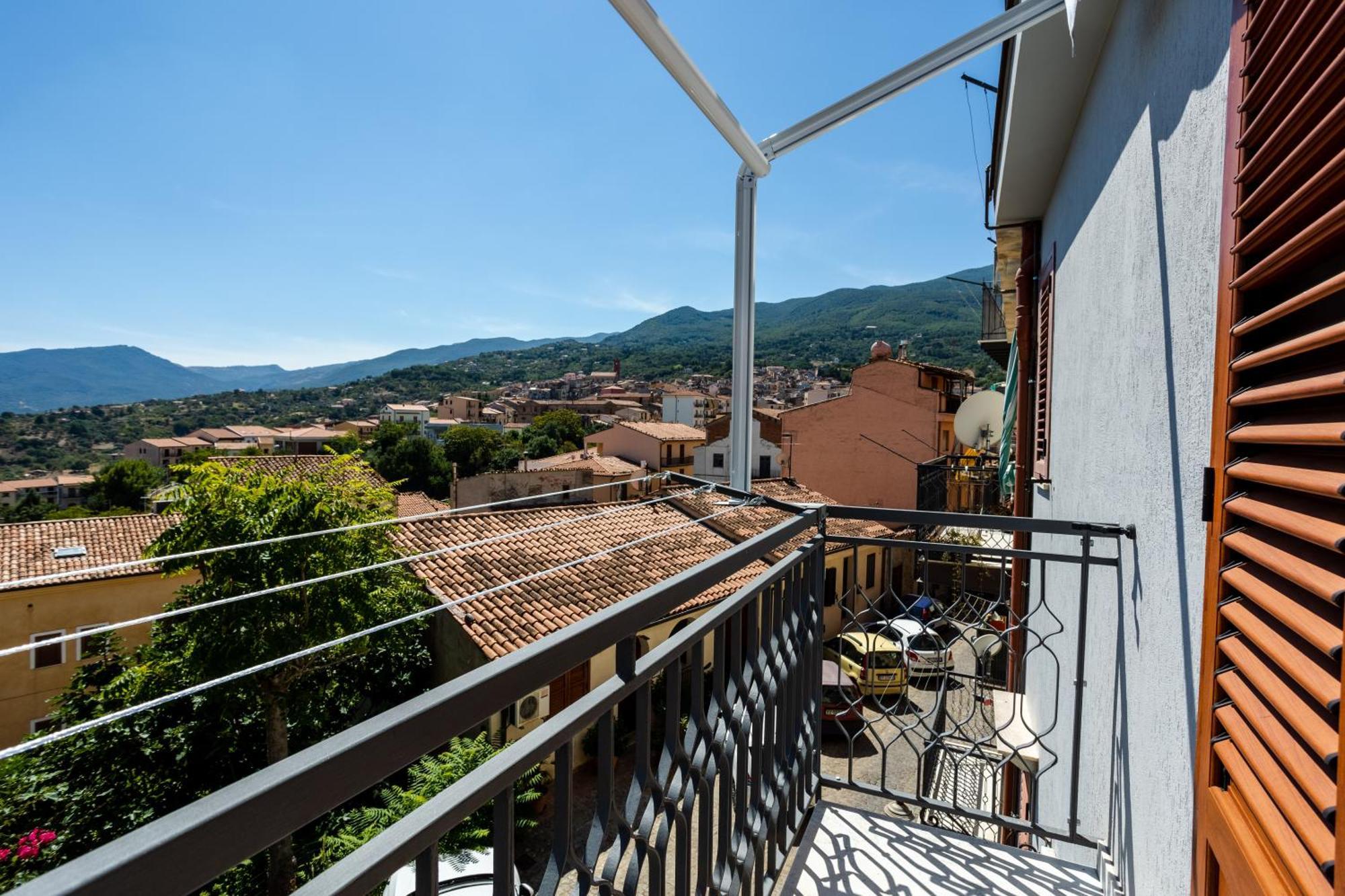 Porta San Paolo House Aparthotel Castelbuono  Ngoại thất bức ảnh