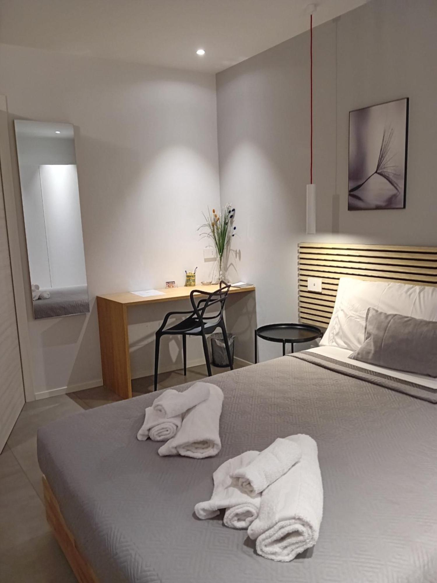 Porta San Paolo House Aparthotel Castelbuono  Ngoại thất bức ảnh