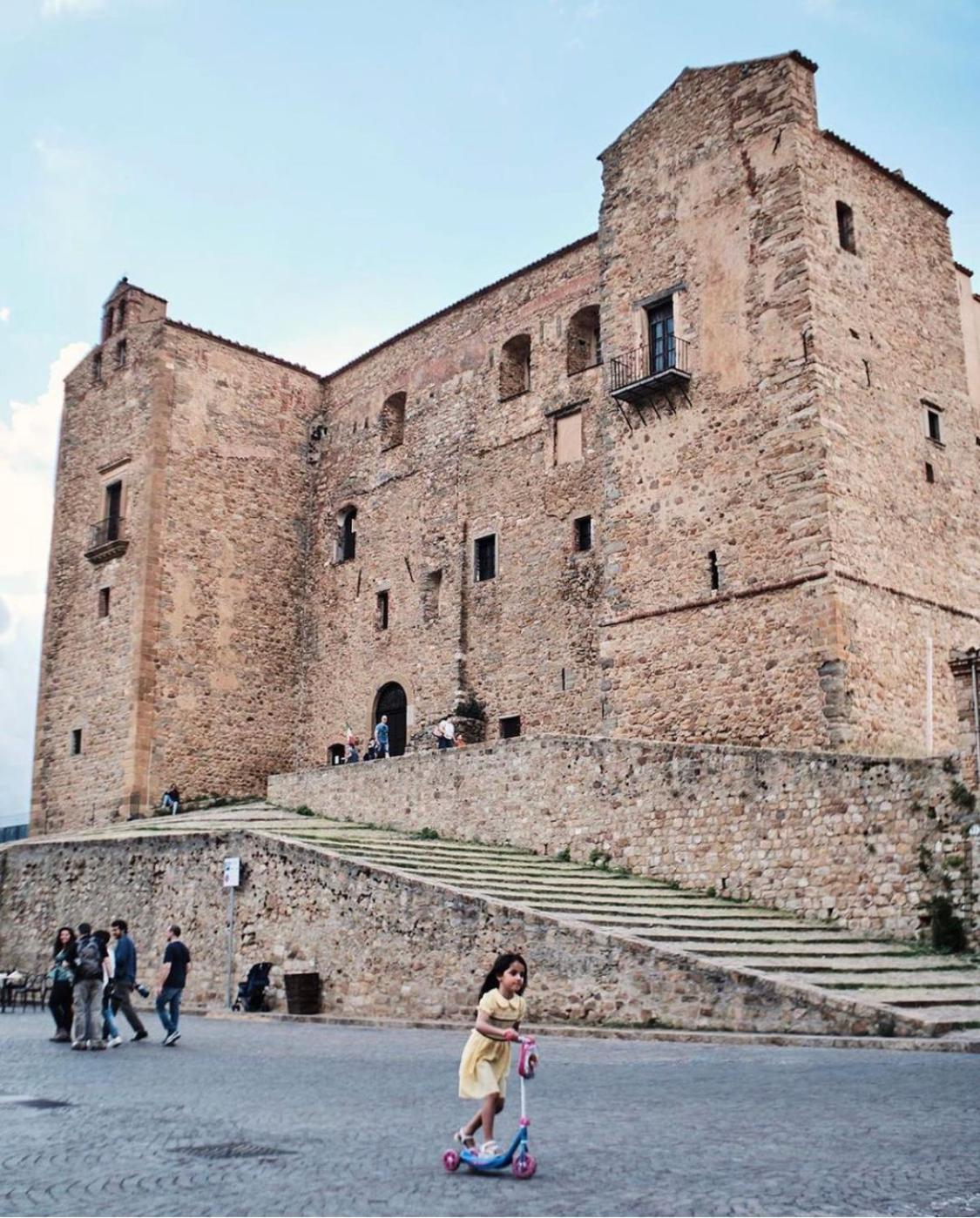 Porta San Paolo House Aparthotel Castelbuono  Ngoại thất bức ảnh